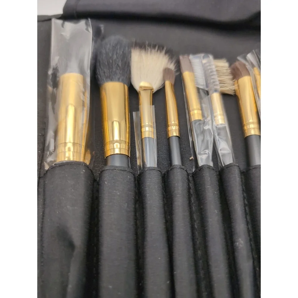 Make-Up Brushes w/Storage Pouch - Set‎ of 8 Plus a Brow Brush in a Travel Pouch